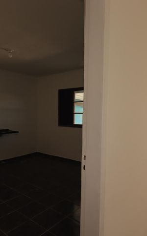 Casa para alugar com 60m², 1 quarto e 1 vagaCorredor
