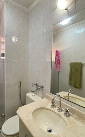 Casa de condomínio para alugar com 156m², 3 quartos e 2 vagas Casa de condomínio para alugar com 156m², 3 quartos e 2 vagasBanheiro