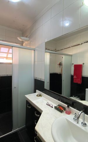 Casa de condomínio para alugar com 156m², 3 quartos e 2 vagas Casa de condomínio para alugar com 156m², 3 quartos e 2 vagasQuarto 1 - Banheiro