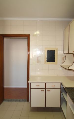 Apartamento à venda com 92m², 3 quartos e 2 vagasCozinha