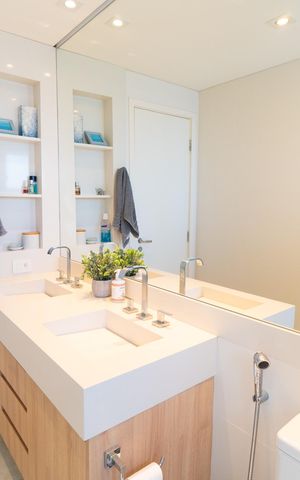 Apartamento à venda com 149m², 3 quartos e 3 vagas Apartamento à venda com 149m², 3 quartos e 3 vagasBanheiro da Suíte 1