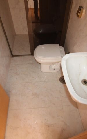 Apartamento à venda com 82m², 3 quartos e 2 vagasBanheiro social