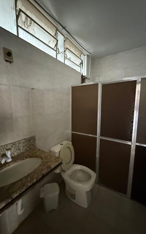 Casa à venda com 360m², 4 quartos e 3 vagasBanheiro de serviço