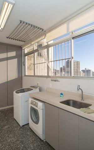 Apartamento à venda com 400m², 5 quartos e 2 vagas Apartamento à venda com 400m², 5 quartos e 2 vagasAREA DE SERVICO