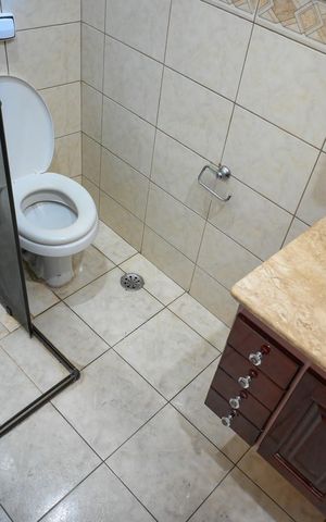Casa para alugar com 100m², 2 quartos e 1 vaga Casa para alugar com 100m², 2 quartos e 1 vagaBanheiro