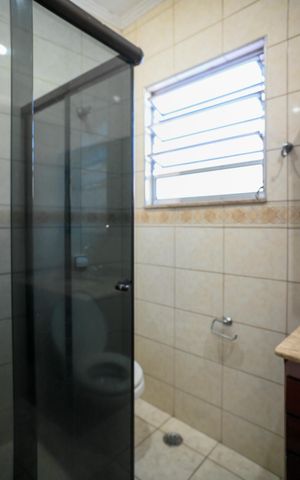 Casa para alugar com 100m², 2 quartos e 1 vaga Casa para alugar com 100m², 2 quartos e 1 vagaBanheiro