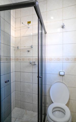 Casa para alugar com 100m², 2 quartos e 1 vaga Casa para alugar com 100m², 2 quartos e 1 vagaBanheiro