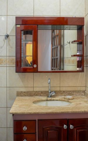 Casa para alugar com 100m², 2 quartos e 1 vaga Casa para alugar com 100m², 2 quartos e 1 vagaBanheiro