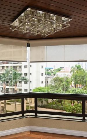 Apartamento à venda com 209m², 4 quartos e 3 vagas Apartamento à venda com 209m², 4 quartos e 3 vagasVaranda