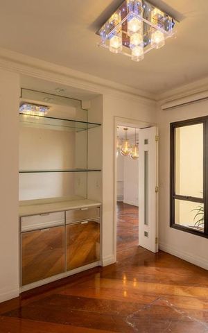 Apartamento à venda com 209m², 4 quartos e 3 vagas Apartamento à venda com 209m², 4 quartos e 3 vagasQuarto