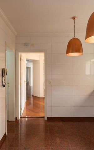 Apartamento à venda com 209m², 4 quartos e 3 vagas Apartamento à venda com 209m², 4 quartos e 3 vagasCozinha
