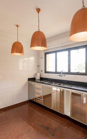 Apartamento à venda com 209m², 4 quartos e 3 vagas Apartamento à venda com 209m², 4 quartos e 3 vagasCozinha