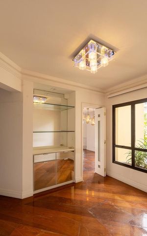 Apartamento à venda com 209m², 4 quartos e 3 vagas Apartamento à venda com 209m², 4 quartos e 3 vagasQuarto