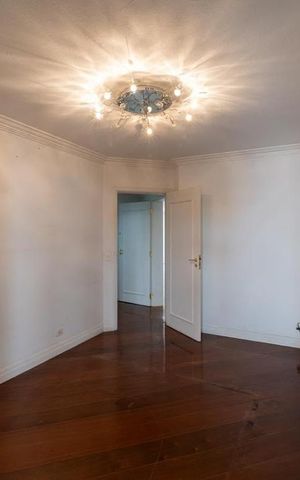 Apartamento à venda com 209m², 4 quartos e 3 vagas Apartamento à venda com 209m², 4 quartos e 3 vagasQuarto