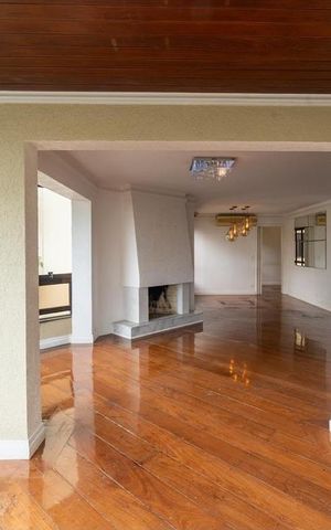 Apartamento à venda com 209m², 4 quartos e 3 vagas Apartamento à venda com 209m², 4 quartos e 3 vagasSala
