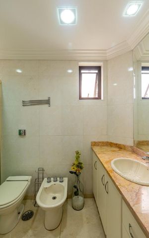 Apartamento à venda com 209m², 4 quartos e 3 vagas Apartamento à venda com 209m², 4 quartos e 3 vagasBanheiro