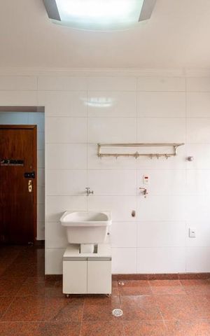 Apartamento à venda com 209m², 4 quartos e 3 vagas Apartamento à venda com 209m², 4 quartos e 3 vagasÁrea de Serviço