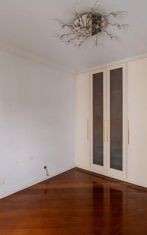 Apartamento à venda com 209m², 4 quartos e 3 vagas Apartamento à venda com 209m², 4 quartos e 3 vagasQuarto