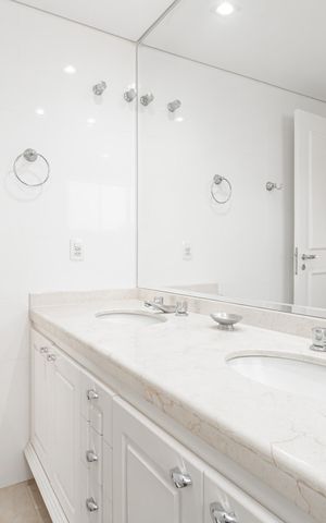 Apartamento para alugar com 190m², 4 quartos e 3 vagas Apartamento para alugar com 190m², 4 quartos e 3 vagasBanheiro da Suíte 3