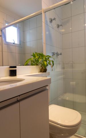 Apartamento para alugar com 103m², 2 quartos e 2 vagas Apartamento para alugar com 103m², 2 quartos e 2 vagasBanheiro da Suíte 02