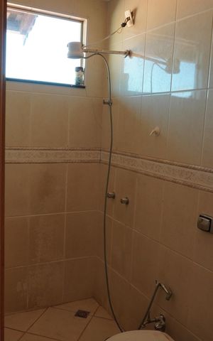 Casa para alugar com 232m², 4 quartos e 10 vagasBanheiro da Suíte 1