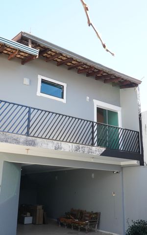 Casa para alugar com 232m², 4 quartos e 10 vagasFachada da casa