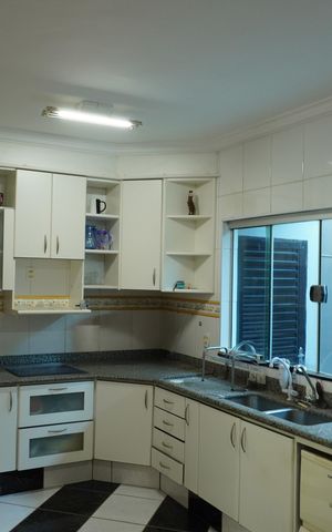 Casa para alugar com 232m², 4 quartos e 10 vagasCozinha