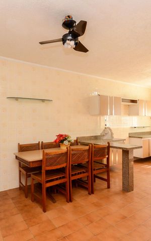 Casa à venda com 148m², 4 quartos e 2 vagas Casa à venda com 148m², 4 quartos e 2 vagasCozinha