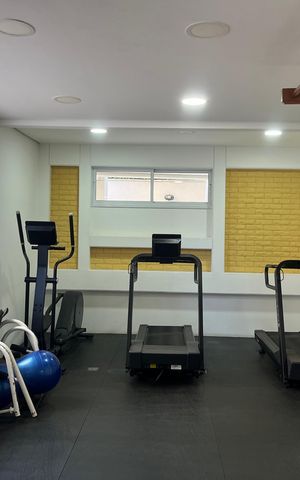 Apartamento à venda com 134m², 3 quartos e 2 vagas Apartamento à venda com 134m², 3 quartos e 2 vagasÁrea comum - Academia