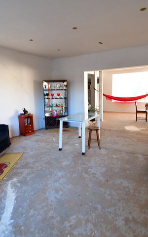 Casa à venda com 600m², 5 quartos e 4 vagasSala