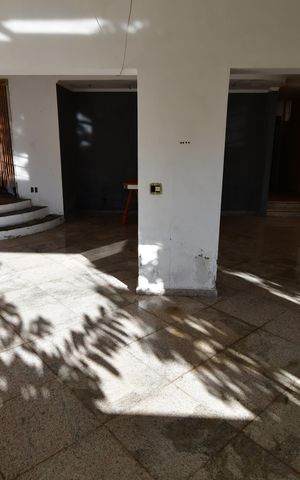 Casa à venda com 600m², 5 quartos e 4 vagasSala 2