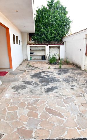 Casa à venda com 600m², 5 quartos e 4 vagasGaragem