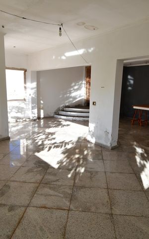 Casa à venda com 600m², 5 quartos e 4 vagasSala 2