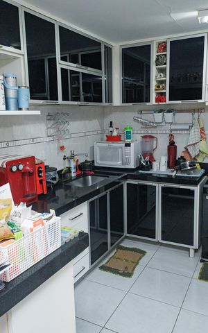 Casa de condomínio à venda com 180m², 4 quartos e 1 vaga