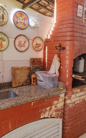 Casa de condomínio à venda com 180m², 4 quartos e 1 vaga
