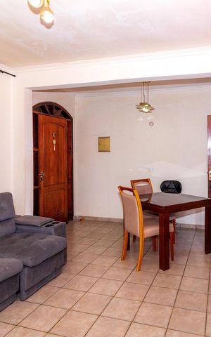 Casa à venda com 183m², 3 quartos e 3 vagas Casa à venda com 183m², 3 quartos e 3 vagasSala