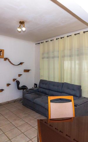 Casa à venda com 183m², 3 quartos e 3 vagas Casa à venda com 183m², 3 quartos e 3 vagasSala