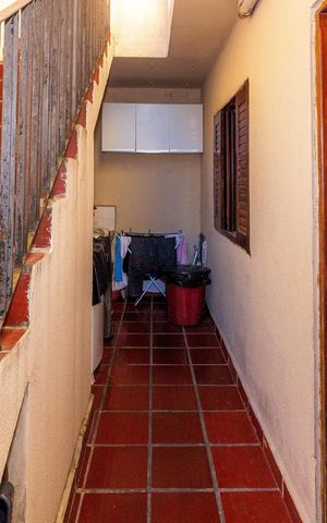 Casa à venda com 183m², 3 quartos e 3 vagas Casa à venda com 183m², 3 quartos e 3 vagasÁrea de Serviço