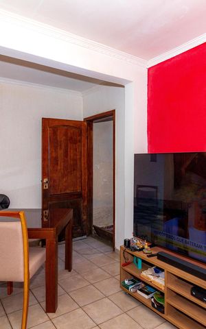 Casa à venda com 183m², 3 quartos e 3 vagas Casa à venda com 183m², 3 quartos e 3 vagasSala