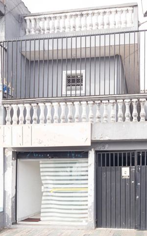Casa à venda com 127m², 4 quartos e 1 vaga Casa à venda com 127m², 4 quartos e 1 vagaFachada
