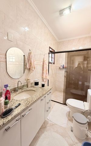 Casa à venda com 262m², 3 quartos e 4 vagasBanheiro da Suíte
