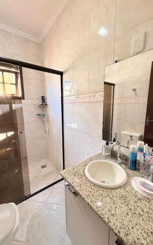 Casa à venda com 262m², 3 quartos e 4 vagasBanheiro Social 2