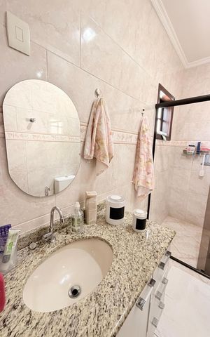 Casa à venda com 262m², 3 quartos e 4 vagasBanheiro da Suíte