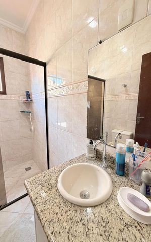 Casa à venda com 262m², 3 quartos e 4 vagasBanheiro Social 2