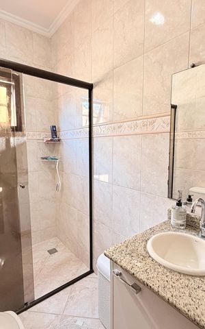Casa à venda com 262m², 3 quartos e 4 vagasBanheiro Social 2
