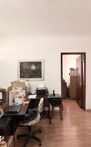 Casa à venda com 262m², 3 quartos e 4 vagasEscritório