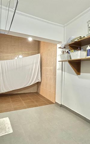 Casa à venda com 500m², 3 quartos e 6 vagas Casa à venda com 500m², 3 quartos e 6 vagasÁrea de Serviço