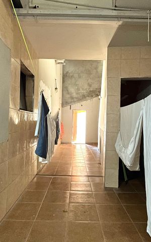 Casa à venda com 500m², 3 quartos e 6 vagas Casa à venda com 500m², 3 quartos e 6 vagasÁrea de Serviço