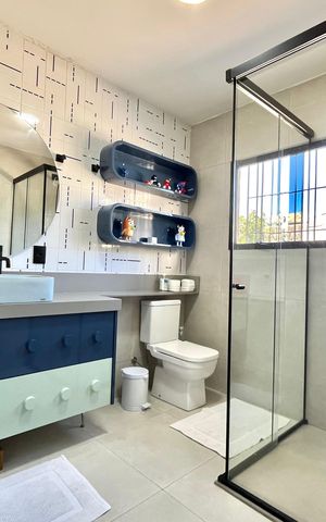 Casa à venda com 500m², 3 quartos e 6 vagas Casa à venda com 500m², 3 quartos e 6 vagasBanheiro da Suíte 2
