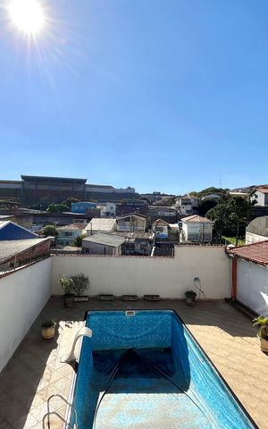 Casa à venda com 500m², 3 quartos e 6 vagas Casa à venda com 500m², 3 quartos e 6 vagasVista da Sala